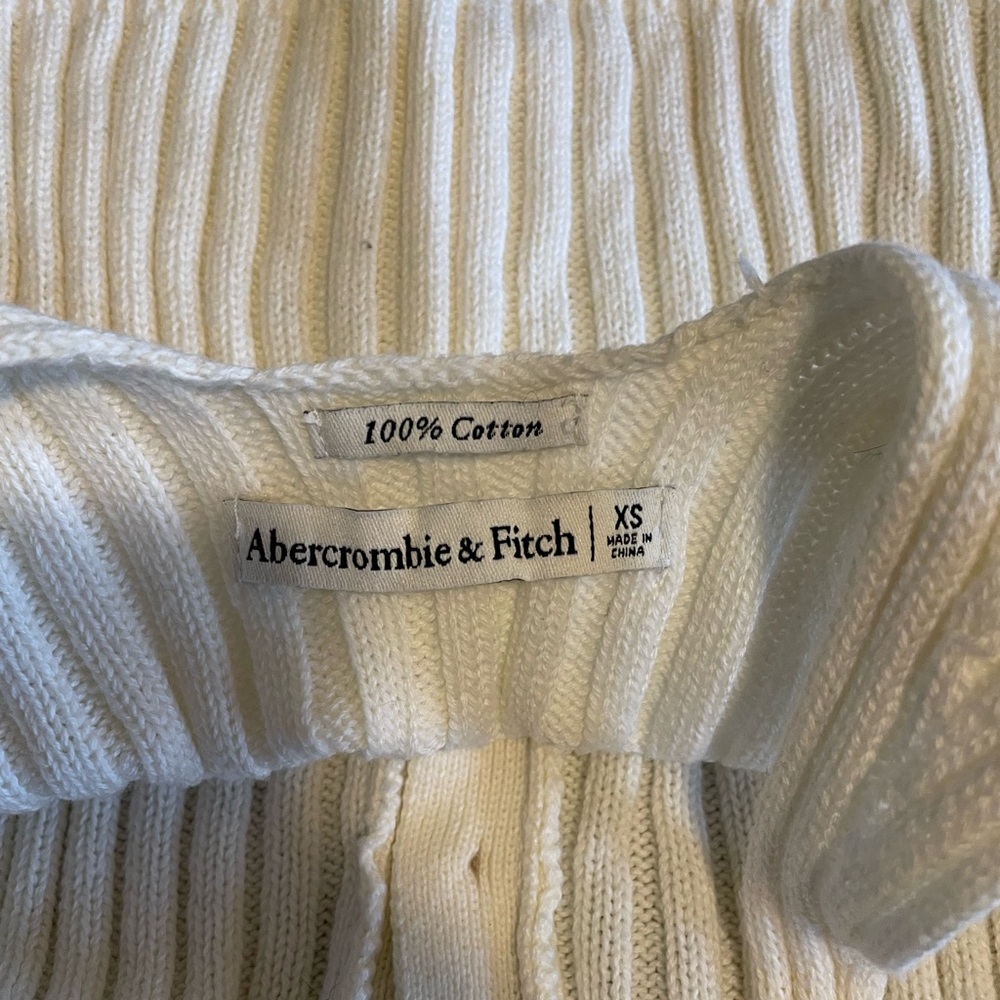 A&F Cream Ribbed Button-Down Tank Top - Picture 3 of 3